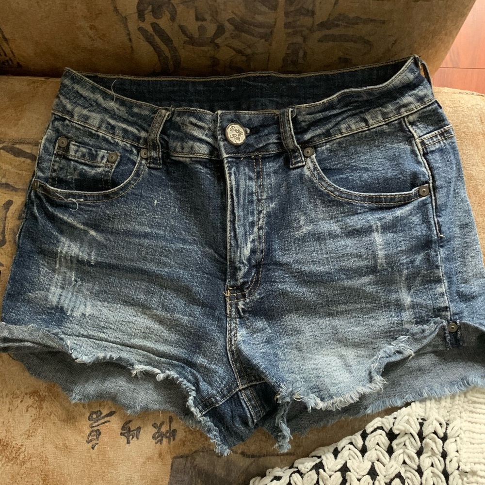 2 pairs of shorts (25) indigo Rein and Ardene (5)